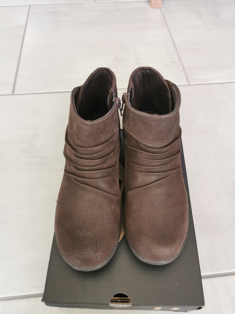 Skechers Women's Brown Ruched Ankle Booties